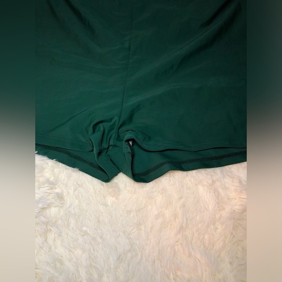 🌴💚Gorgeous Green Tie Front  Bikini Halter Top and shorts bottom set size 3X💚🌴 - Picture 9 of 16